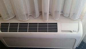 ahorrar energía sin perturbar huéspedes aire acondicionado