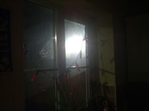 luz intrusa en una ventana